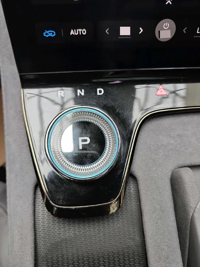 2024 Voyah ZhuiGuang 1.5T 136HP L4 PHEV 43KWH,autocango,china used car exporter,china ev exporter,chinese used car exporter,chinese used ev exporter