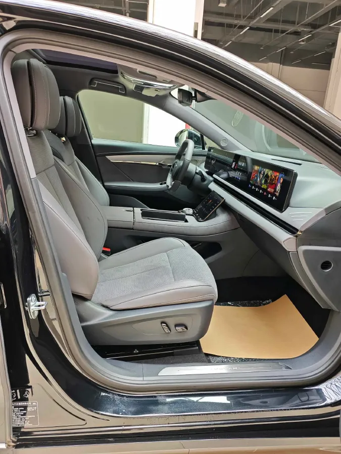 2024 Voyah ZhuiGuang 1.5T 136HP L4 PHEV 43KWH,autocango,china used car exporter,china ev exporter,chinese used car exporter,chinese used ev exporter