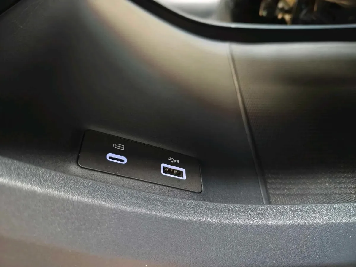 2024 Voyah ZhuiGuang 1.5T 136HP L4 PHEV 43KWH,autocango,china used car exporter,china ev exporter,chinese used car exporter,chinese used ev exporter