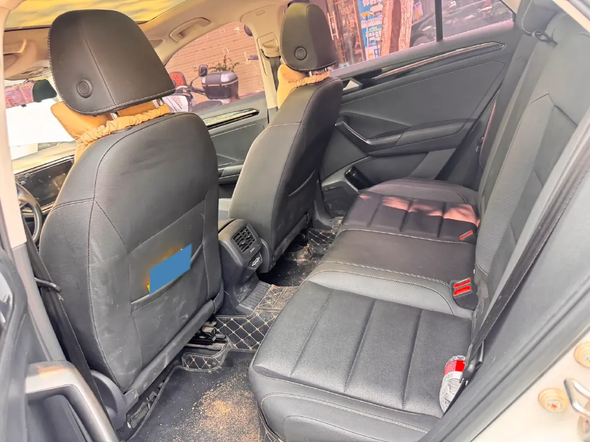 2022 Volkswagen T-Roc 1.4T 150HP L4 7DCT,autocango,china used car exporter,china ev exporter,chinese used car exporter,chinese used ev exporter