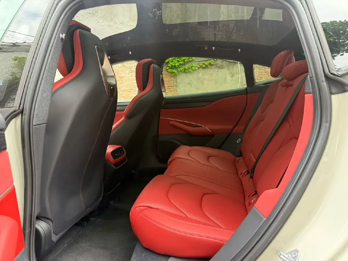 2024 MI SU7 BEV 73.6KWH,autocango,china used car exporter,china ev exporter,chinese used car exporter,chinese used ev exporter