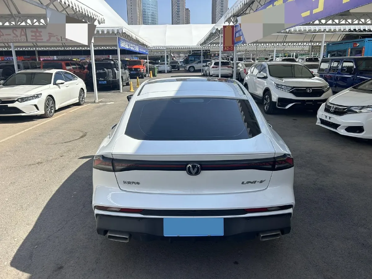 2023 ChangAn UNI-V 1.5T 188HP L4 7DCT,autocango,china used car exporter,china ev exporter,chinese used car exporter,chinese used ev exporter