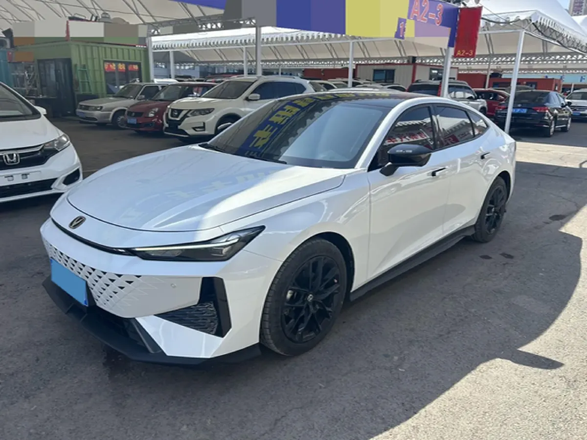 2023 ChangAn UNI-V 1.5T 188HP L4 7DCT,autocango,china used car exporter,china ev exporter,chinese used car exporter,chinese used ev exporter