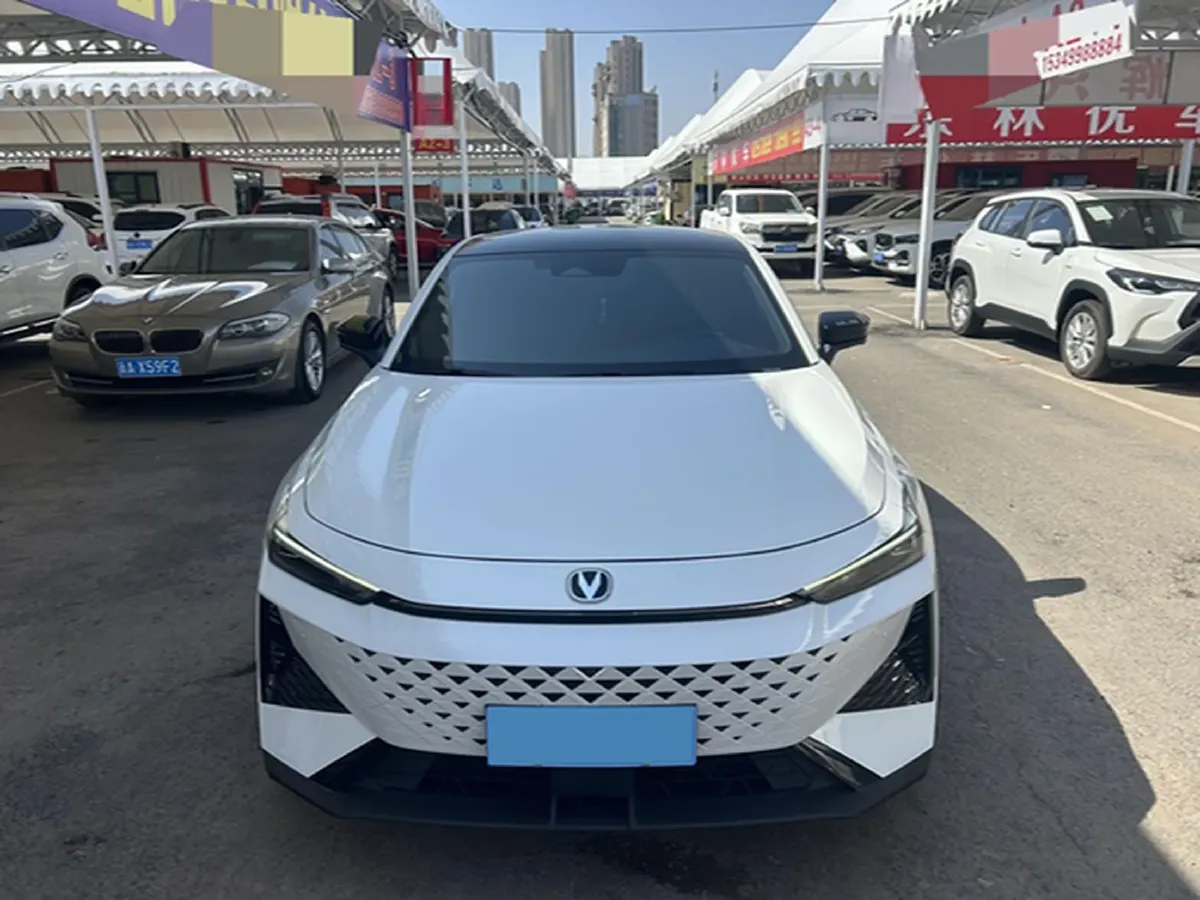 2023 ChangAn UNI-V 1.5T 188HP L4 7DCT,autocango,china used car exporter,china ev exporter,chinese used car exporter,chinese used ev exporter