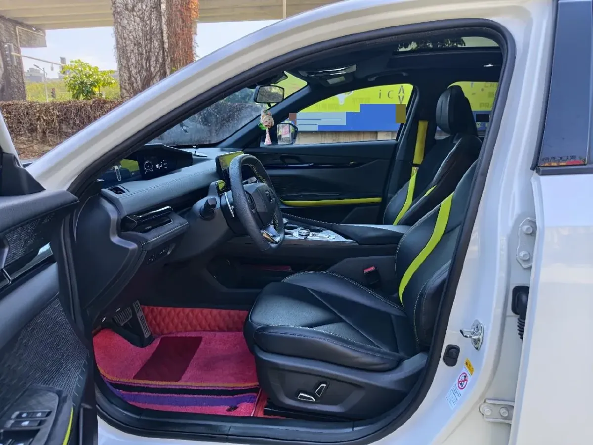 2022 ChangAn UNI-V 1.5T 188HP L4 7DCT,autocango,china used car exporter,china ev exporter,chinese used car exporter,chinese used ev exporter