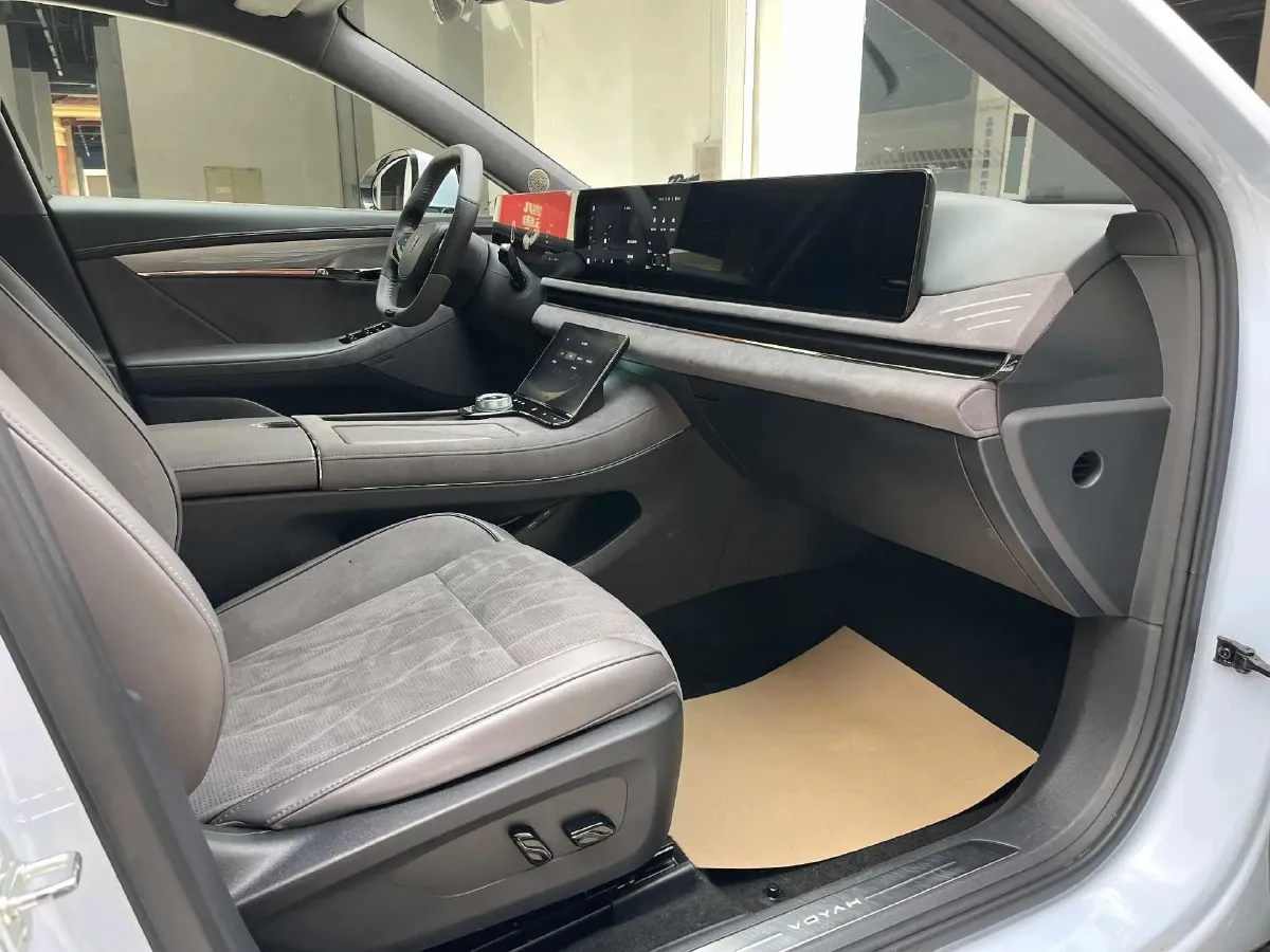 2023 Voyah ZhuiGuang BEV 82.11KWH,autocango,china used car exporter,china ev exporter,chinese used car exporter,chinese used ev exporter