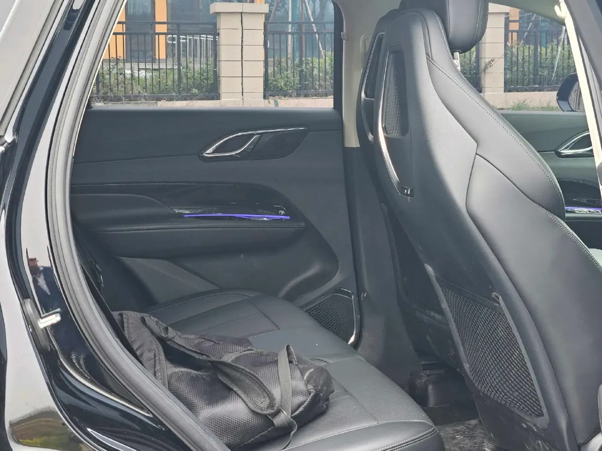 2024 HongQi HS3 1.5T 169HP L4 1DHT PHEV 18.4KWH,autocango,china used car exporter,china ev exporter,chinese used car exporter,chinese used ev exporter