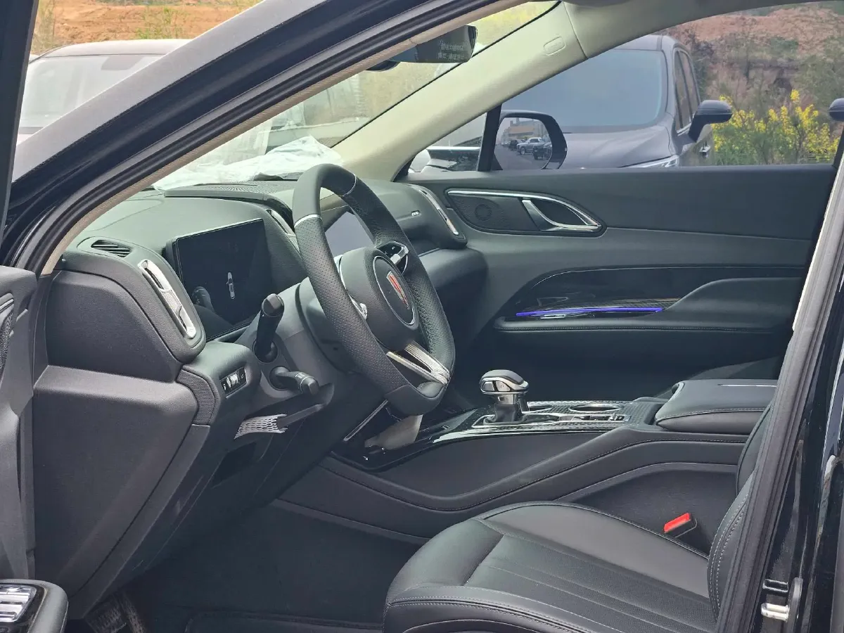 2024 HongQi HS3 1.5T 169HP L4 1DHT PHEV 18.4KWH,autocango,china used car exporter,china ev exporter,chinese used car exporter,chinese used ev exporter