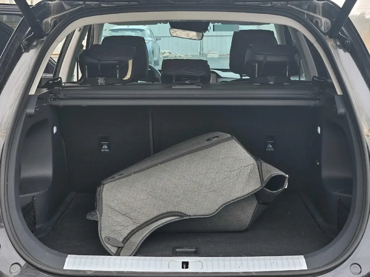 2023 HongQi HS5 2.0T 252HP L4 8AT,autocango,china used car exporter,china ev exporter,chinese used car exporter,chinese used ev exporter