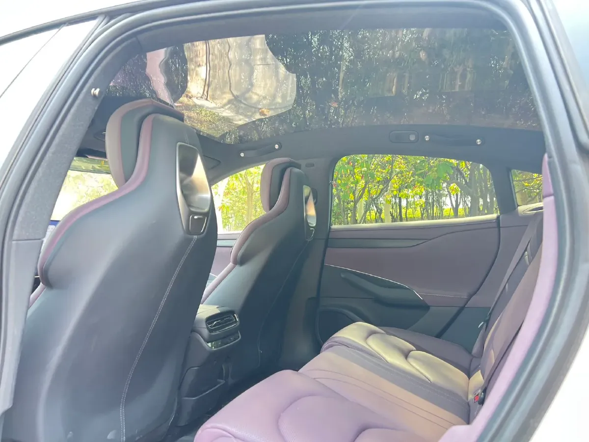 2024 MI SU7 BEV 73.6KWH,autocango,china used car exporter,china ev exporter,chinese used car exporter,chinese used ev exporter