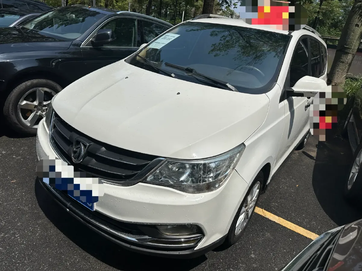 2016 BaoJun 730 1.5L 112HP L4 5MT,autocango,china used car exporter,china ev exporter,chinese used car exporter,chinese used ev exporter