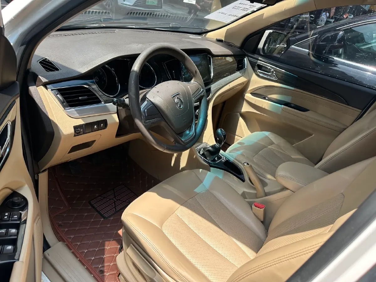 2016 BaoJun 730 1.5L 112HP L4 5MT,autocango,china used car exporter,china ev exporter,chinese used car exporter,chinese used ev exporter