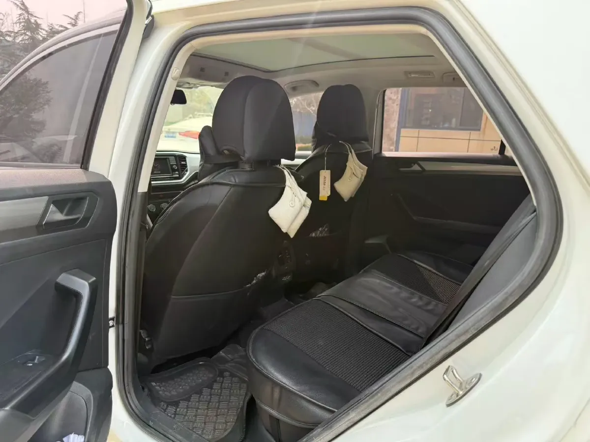 2020 Volkswagen T-Roc 1.4T 131HP L4 7DCT,autocango,china used car exporter,china ev exporter,chinese used car exporter,chinese used ev exporter