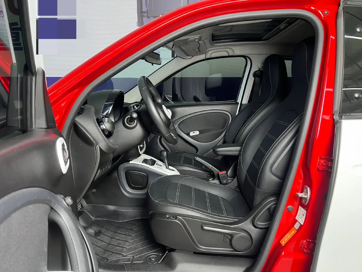 2017 Smart smart forfour 0.9T 90HP L3 6DCT,autocango,china used car exporter,china ev exporter,chinese used car exporter,chinese used ev exporter