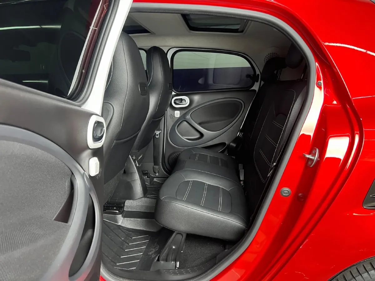 2017 Smart smart forfour 0.9T 90HP L3 6DCT,autocango,china used car exporter,china ev exporter,chinese used car exporter,chinese used ev exporter