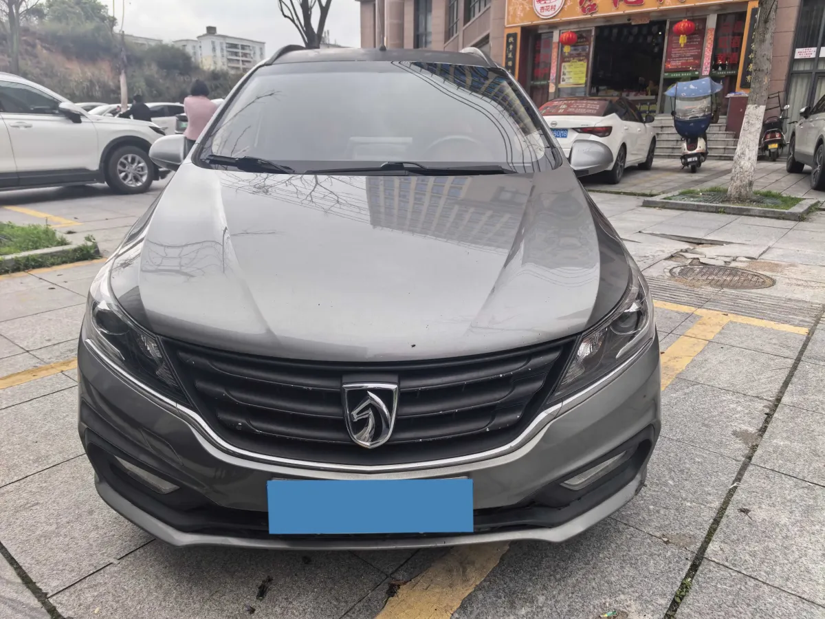 2017 BaoJun 310W 1.5L 112HP L4 6MT,autocango,china used car exporter,china ev exporter,chinese used car exporter,chinese used ev exporter