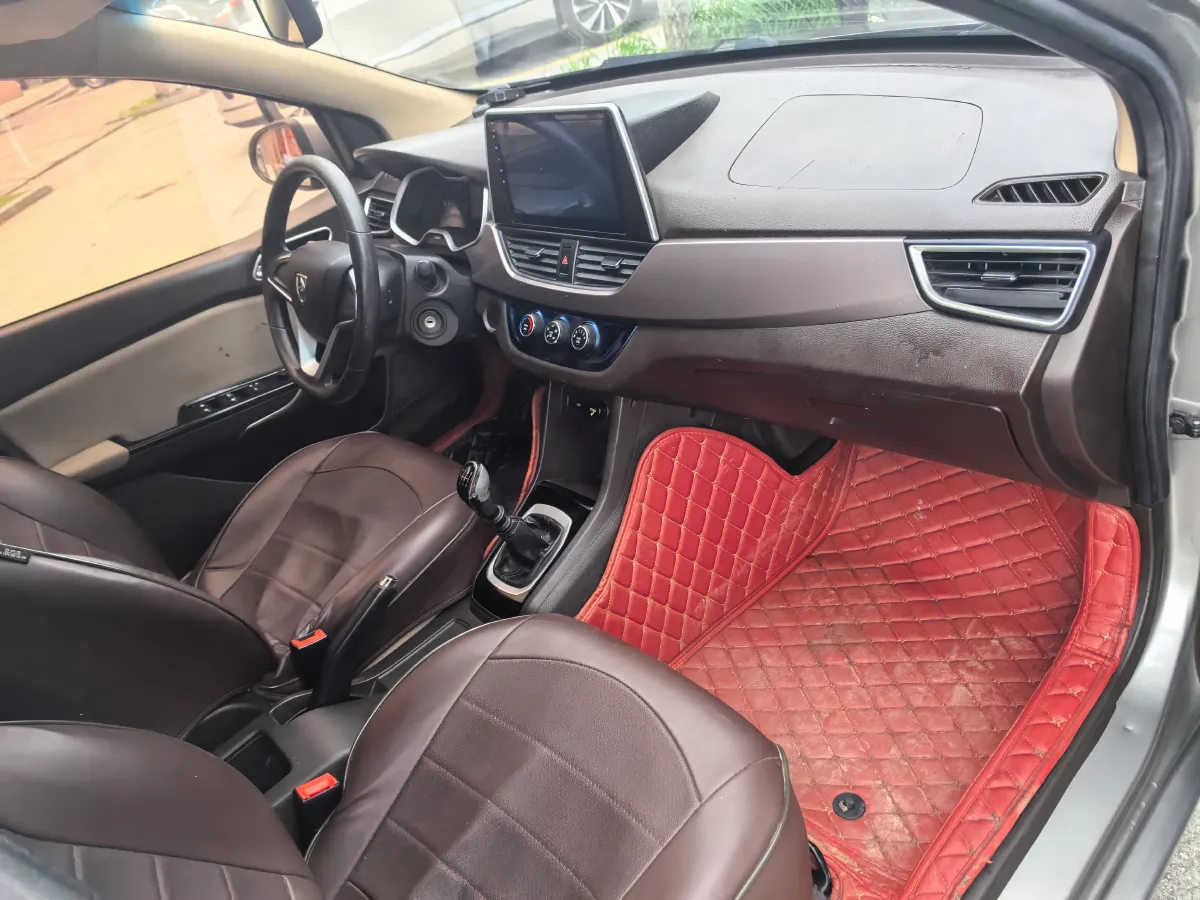 2017 BaoJun 310W 1.5L 112HP L4 6MT,autocango,china used car exporter,china ev exporter,chinese used car exporter,chinese used ev exporter