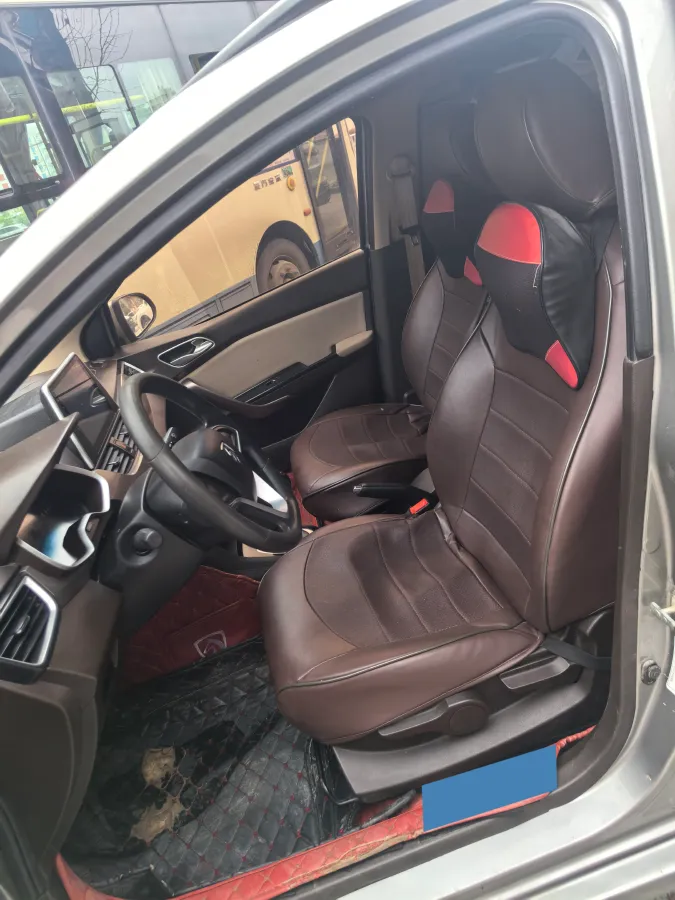 2017 BaoJun 310W 1.5L 112HP L4 6MT,autocango,china used car exporter,china ev exporter,chinese used car exporter,chinese used ev exporter