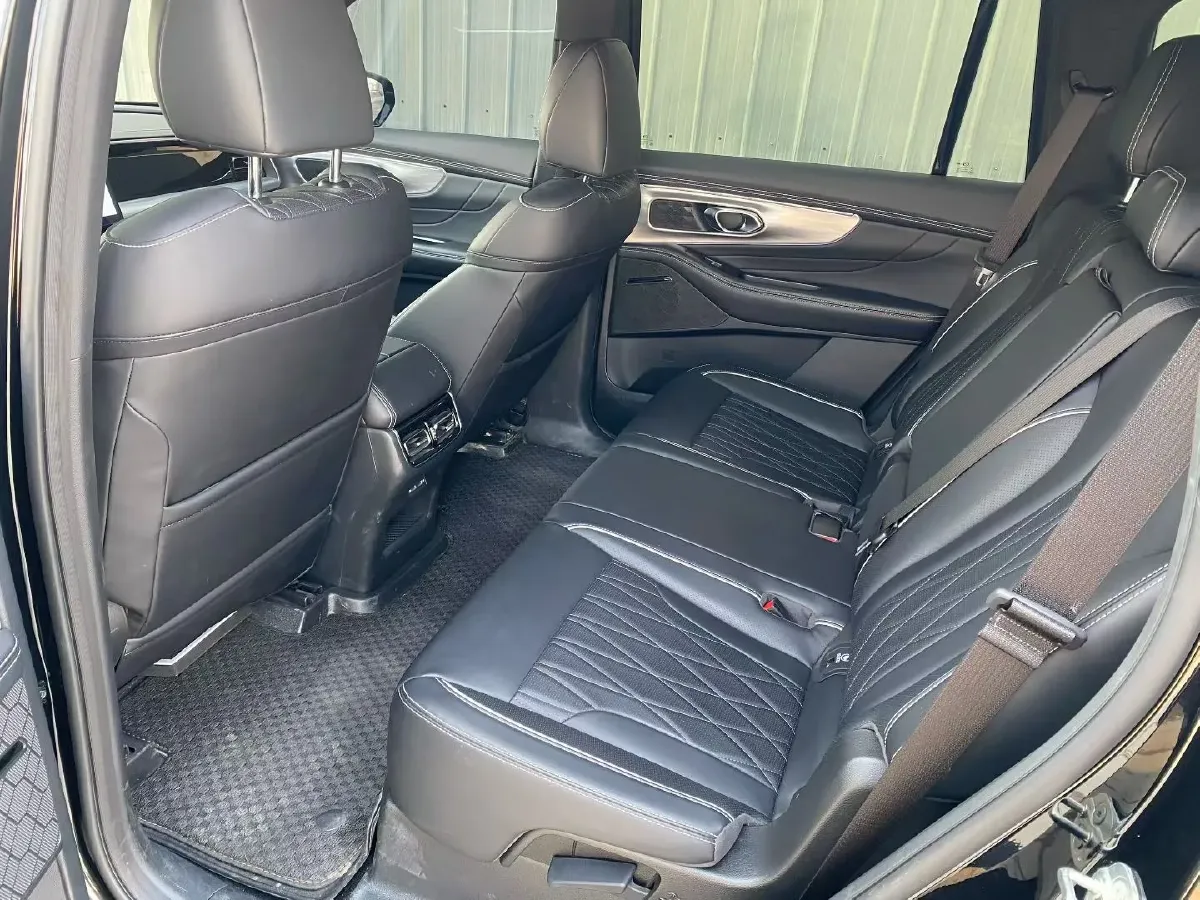 2024 GAC Trumpchi GS8 2.0T 252HP L4 8AT,autocango,china used car exporter,china ev exporter,chinese used car exporter,chinese used ev exporter