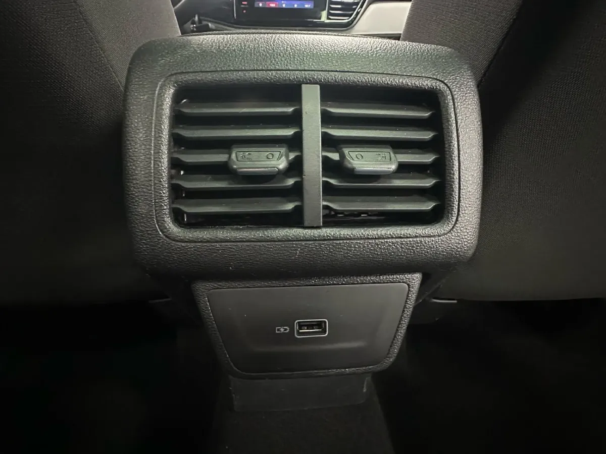 2022 Jetta VS7 1.4T 150HP L4 6AT,autocango,china used car exporter,china ev exporter,chinese used car exporter,chinese used ev exporter