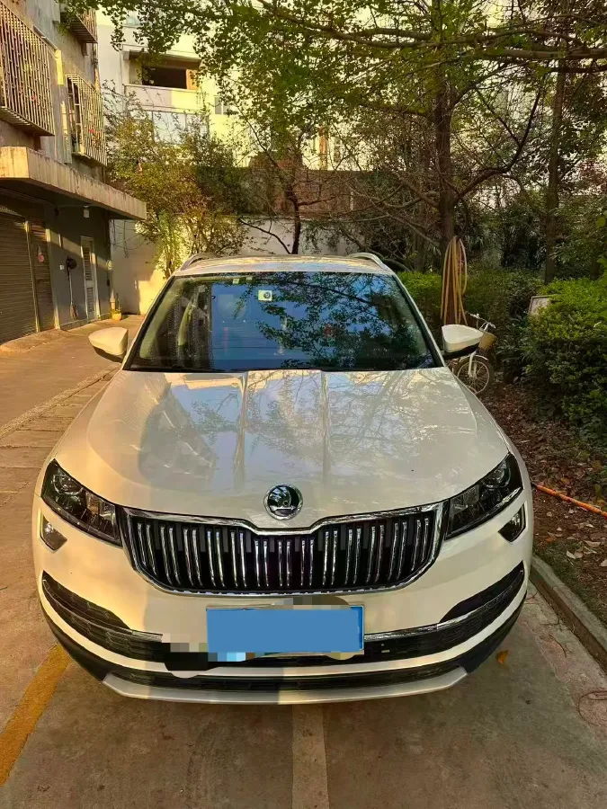 2021 Skoda Karoq 1.4T 150HP L4 7DCT,autocango,china used car exporter,china ev exporter,chinese used car exporter,chinese used ev exporter