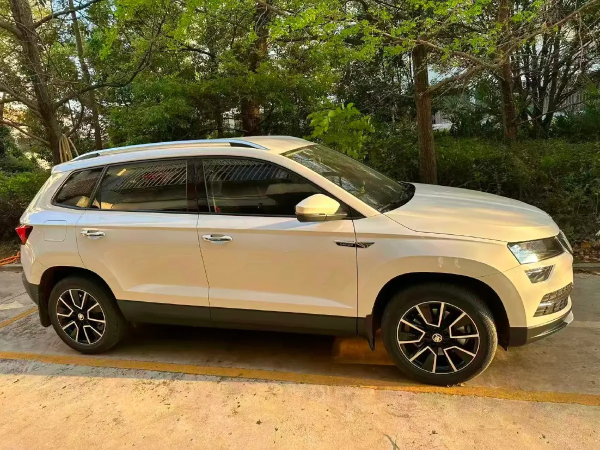 2021 Skoda Karoq 1.4T 150HP L4 7DCT,autocango,china used car exporter,china ev exporter,chinese used car exporter,chinese used ev exporter