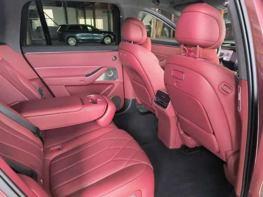 2025 AITO AITO M8 REEV 160HP REEV 53.4KWH,autocango,china used car exporter,china ev exporter,chinese used car exporter,chinese used ev exporter