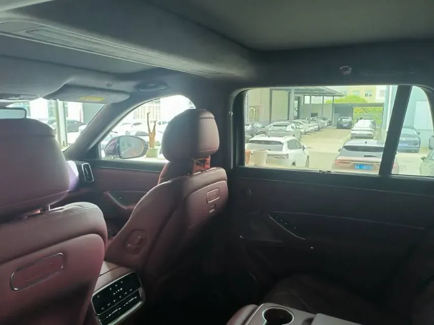 2025 AITO AITO M8 REEV 160HP REEV 53.4KWH,autocango,china used car exporter,china ev exporter,chinese used car exporter,chinese used ev exporter