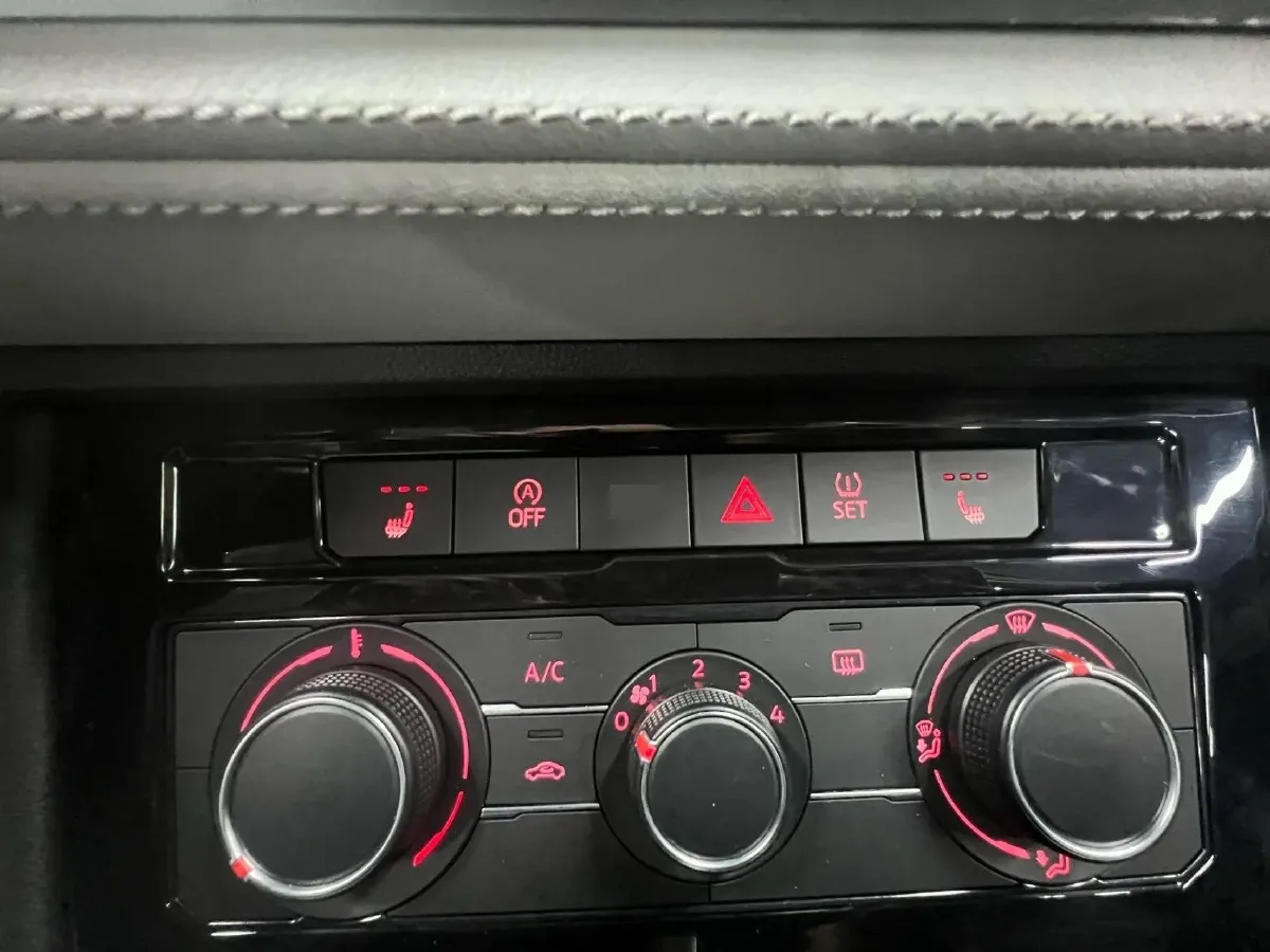 2022 Jetta VS7 1.4T 150HP L4 6AT,autocango,china used car exporter,china ev exporter,chinese used car exporter,chinese used ev exporter