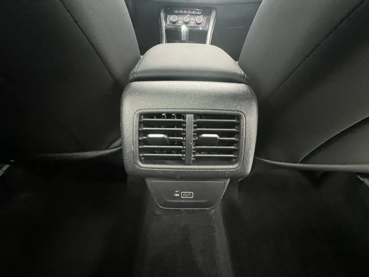 2022 Jetta VS7 1.4T 150HP L4 6AT,autocango,china used car exporter,china ev exporter,chinese used car exporter,chinese used ev exporter