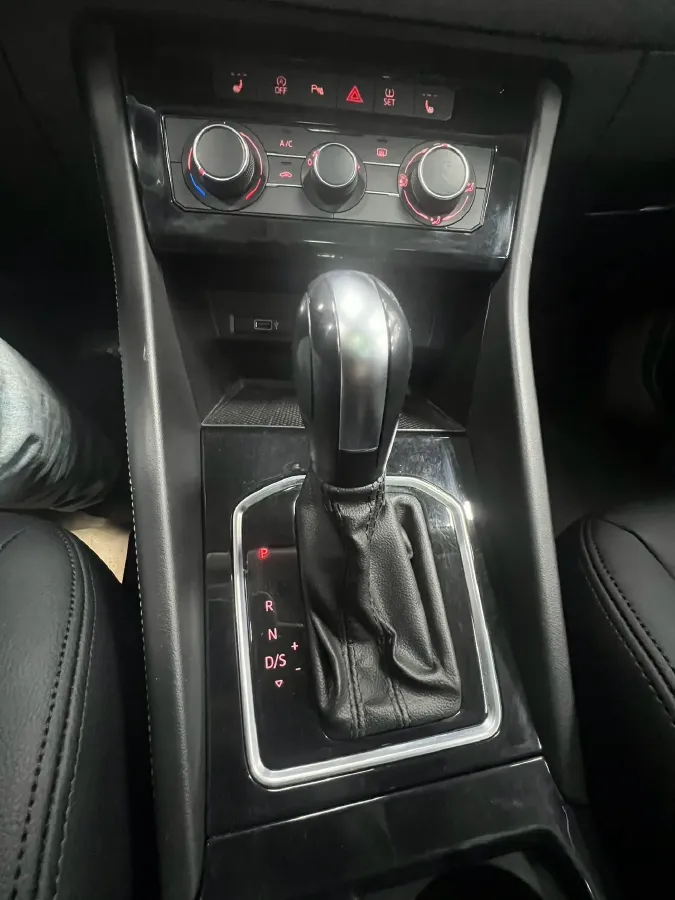 2022 Jetta VS7 1.4T 150HP L4 6AT,autocango,china used car exporter,china ev exporter,chinese used car exporter,chinese used ev exporter