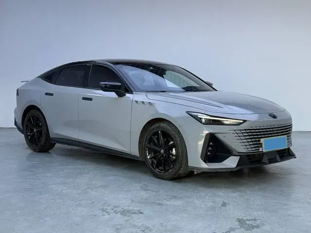 2022 ChangAn UNI-V 1.5T 188HP L4 7DCT,autocango,china used car exporter,china ev exporter,chinese used car exporter,chinese used ev exporter