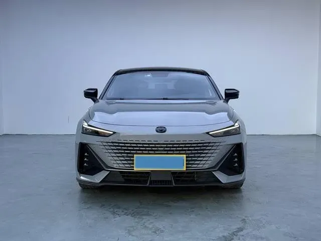 2022 ChangAn UNI-V 1.5T 188HP L4 7DCT,autocango,china used car exporter,china ev exporter,chinese used car exporter,chinese used ev exporter