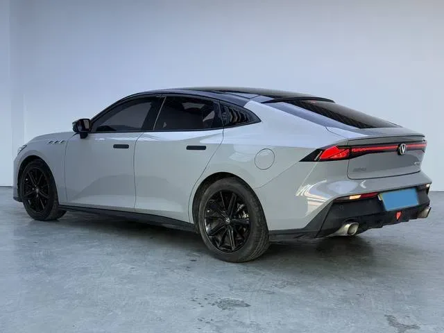 2022 ChangAn UNI-V 1.5T 188HP L4 7DCT,autocango,china used car exporter,china ev exporter,chinese used car exporter,chinese used ev exporter