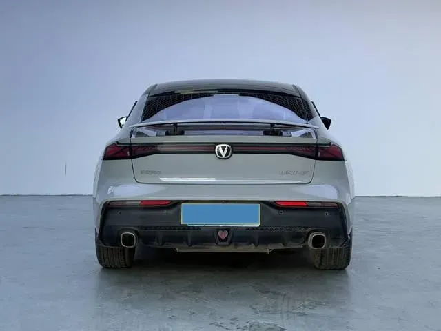 2022 ChangAn UNI-V 1.5T 188HP L4 7DCT,autocango,china used car exporter,china ev exporter,chinese used car exporter,chinese used ev exporter