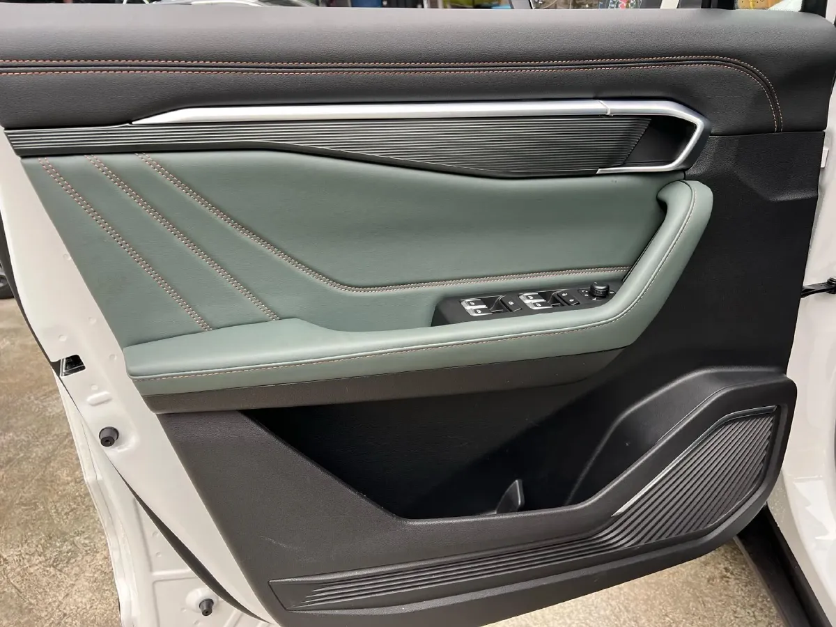 2023 Geely Okavango L 2.0T 218HP L4 7DCT,autocango,china used car exporter,china ev exporter,chinese used car exporter,chinese used ev exporter