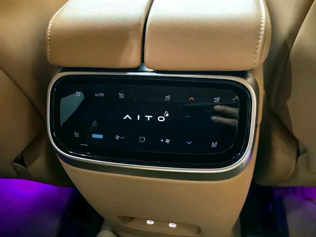 2024 AITO AITO M7 1.5T 152HP L4 REEV 38.5KWH,autocango,china used car exporter,china ev exporter,chinese used car exporter,chinese used ev exporter