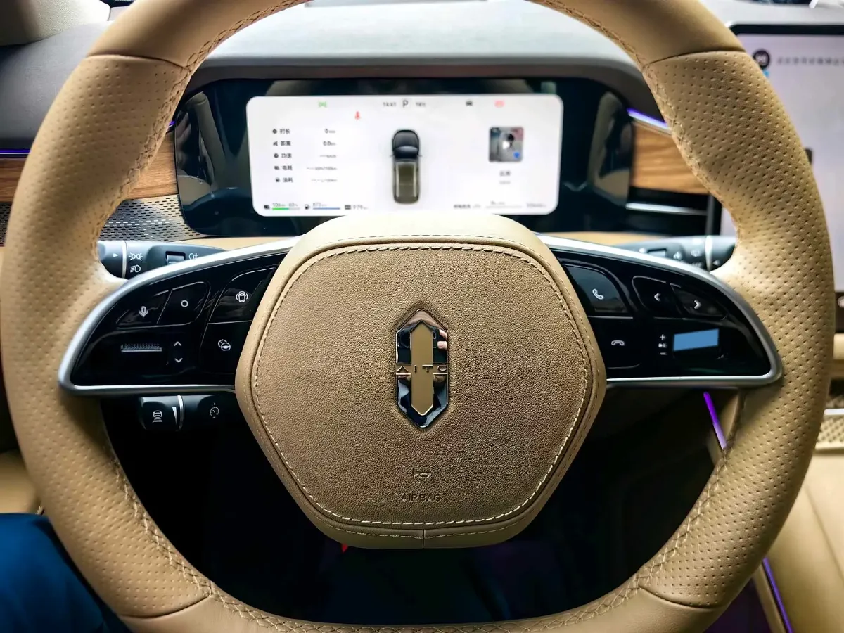 2024 AITO AITO M7 1.5T 152HP L4 REEV 38.5KWH,autocango,china used car exporter,china ev exporter,chinese used car exporter,chinese used ev exporter