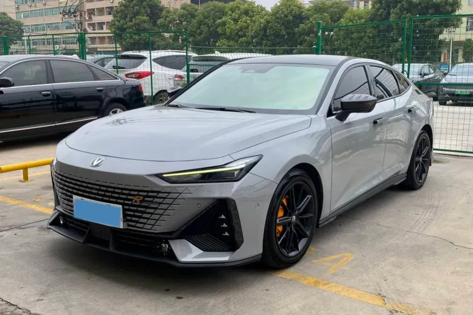 2022 ChangAn UNI-V 1.5T 188HP L4 7DCT,autocango,china used car exporter,china ev exporter,chinese used car exporter,chinese used ev exporter