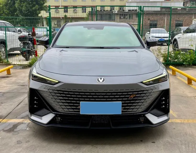 2022 ChangAn UNI-V 1.5T 188HP L4 7DCT,autocango,china used car exporter,china ev exporter,chinese used car exporter,chinese used ev exporter
