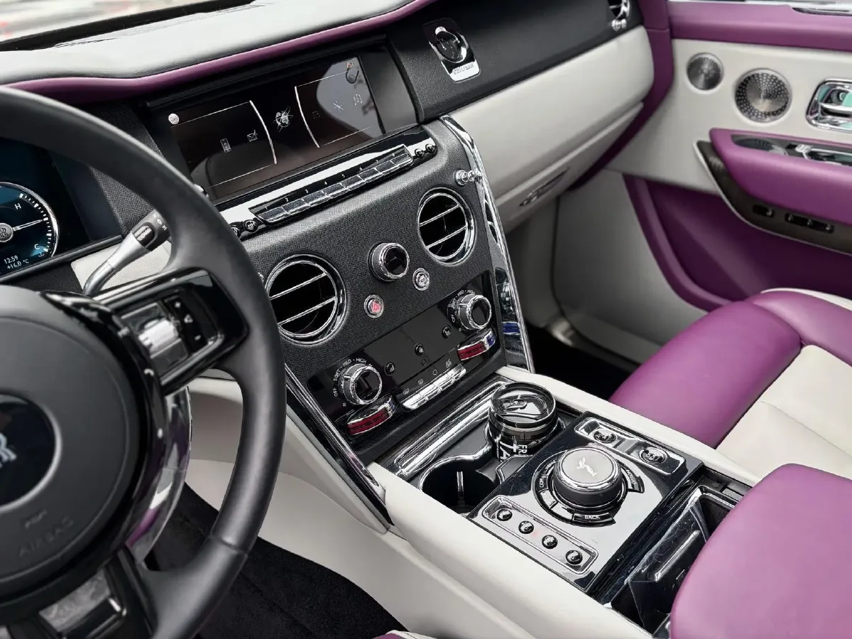 2018 Rolls-Royce Cullinan 6.7T 571HP V12 8AT,autocango,china used car exporter,china ev exporter,chinese used car exporter,chinese used ev exporter