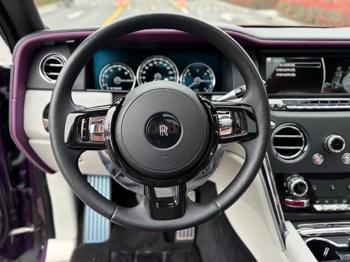 2018 Rolls-Royce Cullinan 6.7T 571HP V12 8AT,autocango,china used car exporter,china ev exporter,chinese used car exporter,chinese used ev exporter