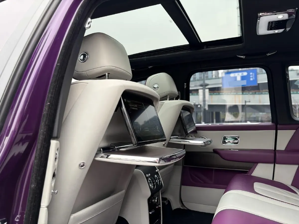 2018 Rolls-Royce Cullinan 6.7T 571HP V12 8AT,autocango,china used car exporter,china ev exporter,chinese used car exporter,chinese used ev exporter