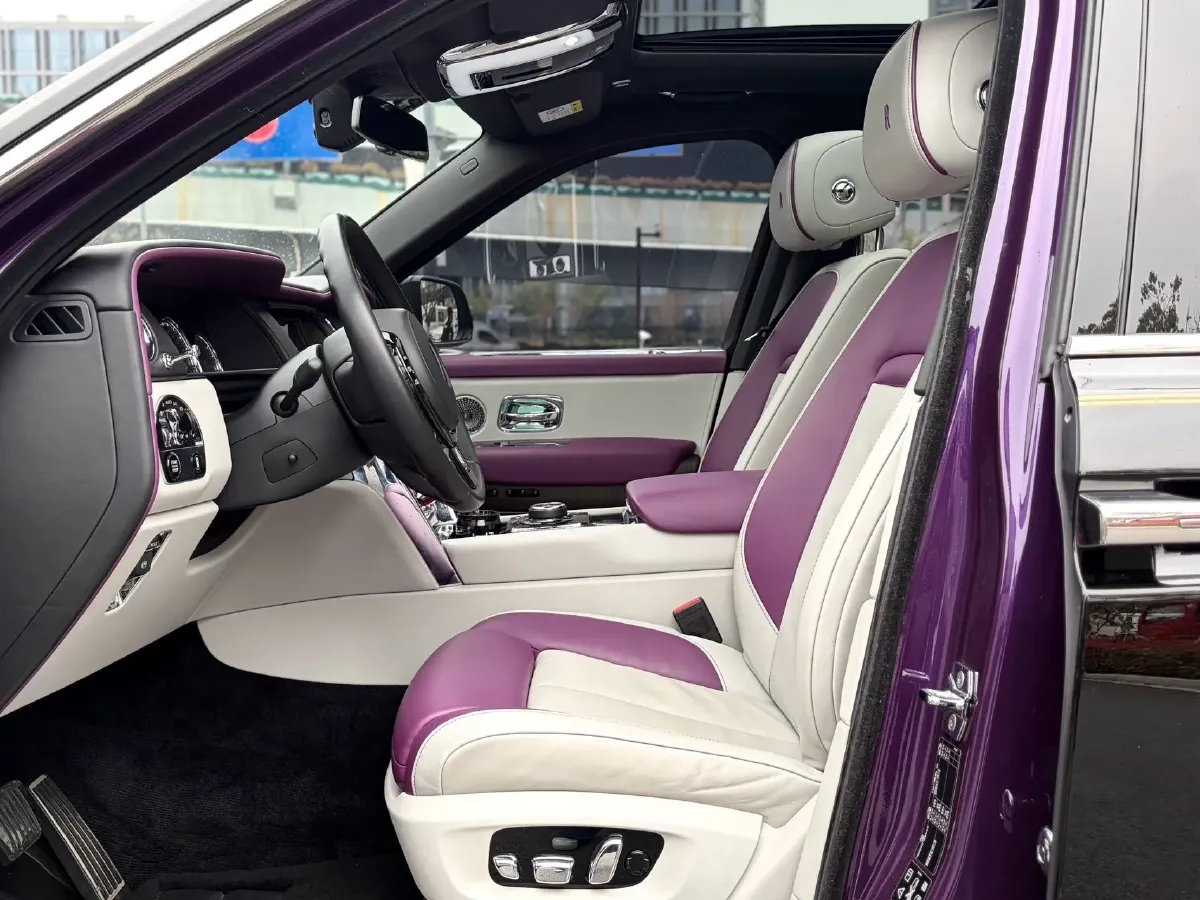 2018 Rolls-Royce Cullinan 6.7T 571HP V12 8AT,autocango,china used car exporter,china ev exporter,chinese used car exporter,chinese used ev exporter