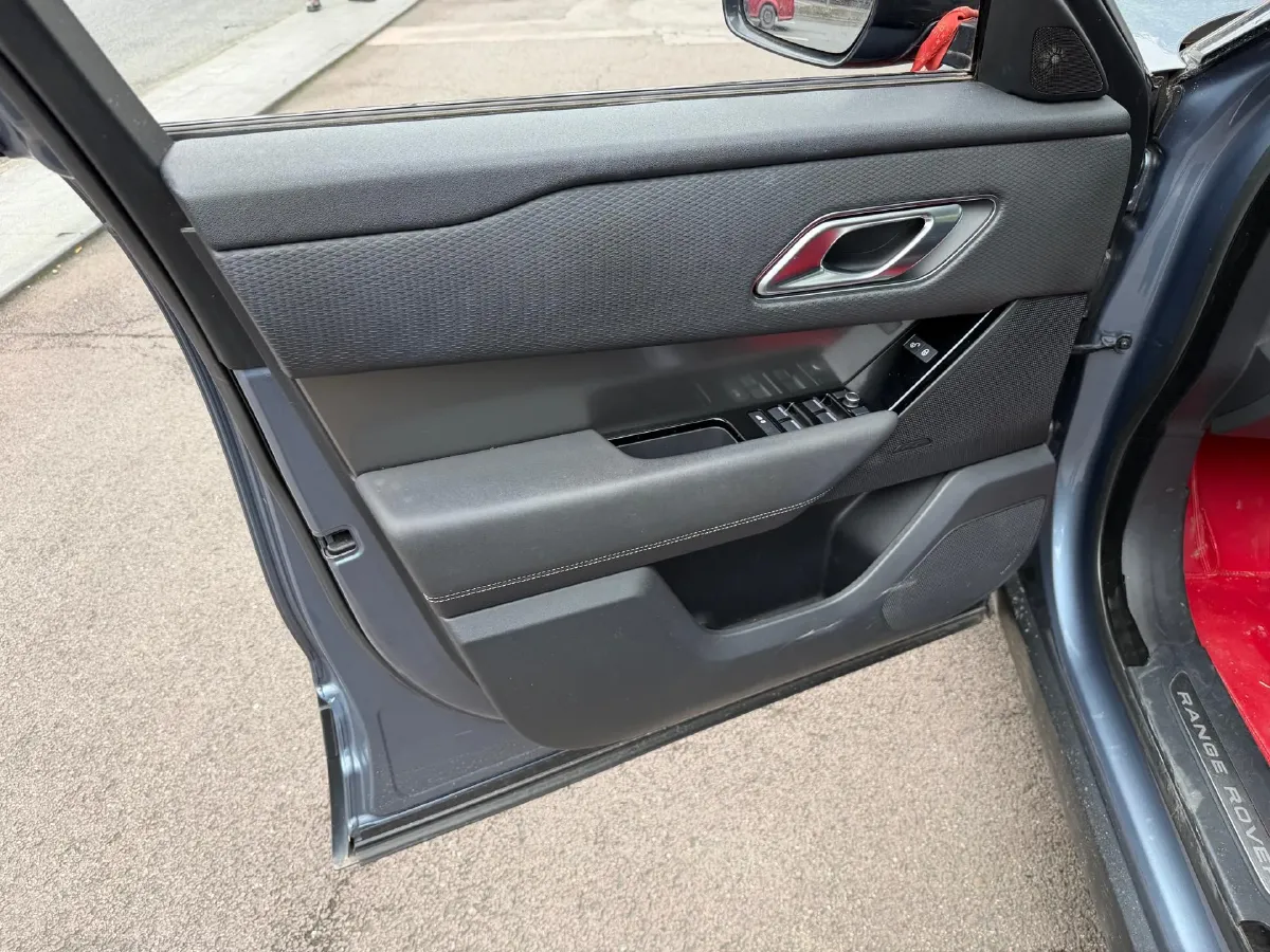 2020 Land Rover Range Rover Velar 2.0T 250HP L4 8AT,autocango,china used car exporter,china ev exporter,chinese used car exporter,chinese used ev exporter