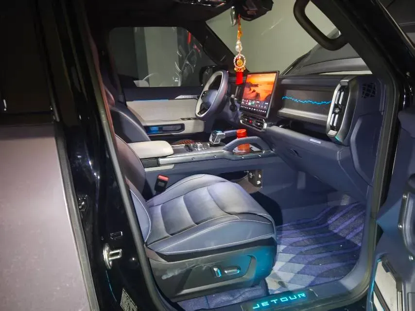 2024 Jetour ShanHai TravellerC-DM 1.5T 156HP L4 3DHT PHEV 43.24KWH,autocango,china used car exporter,china ev exporter,chinese used car exporter,chinese used ev exporter