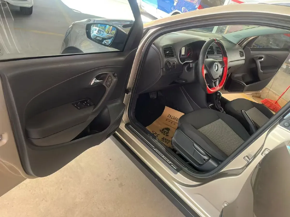 2016 Volkswagen Polo 1.4L 90HP L4 6AT,autocango,china used car exporter,china ev exporter,chinese used car exporter,chinese used ev exporter