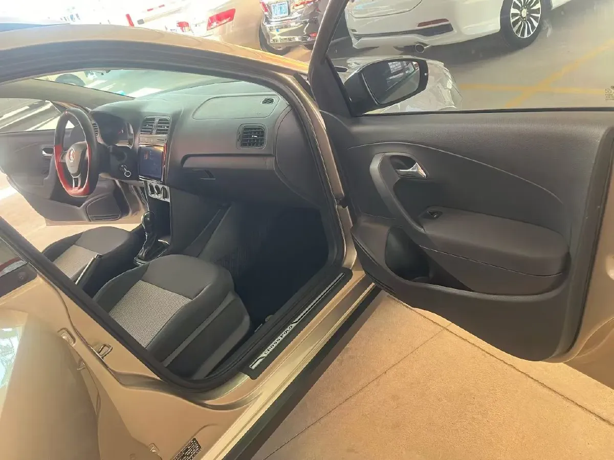 2016 Volkswagen Polo 1.4L 90HP L4 6AT,autocango,china used car exporter,china ev exporter,chinese used car exporter,chinese used ev exporter