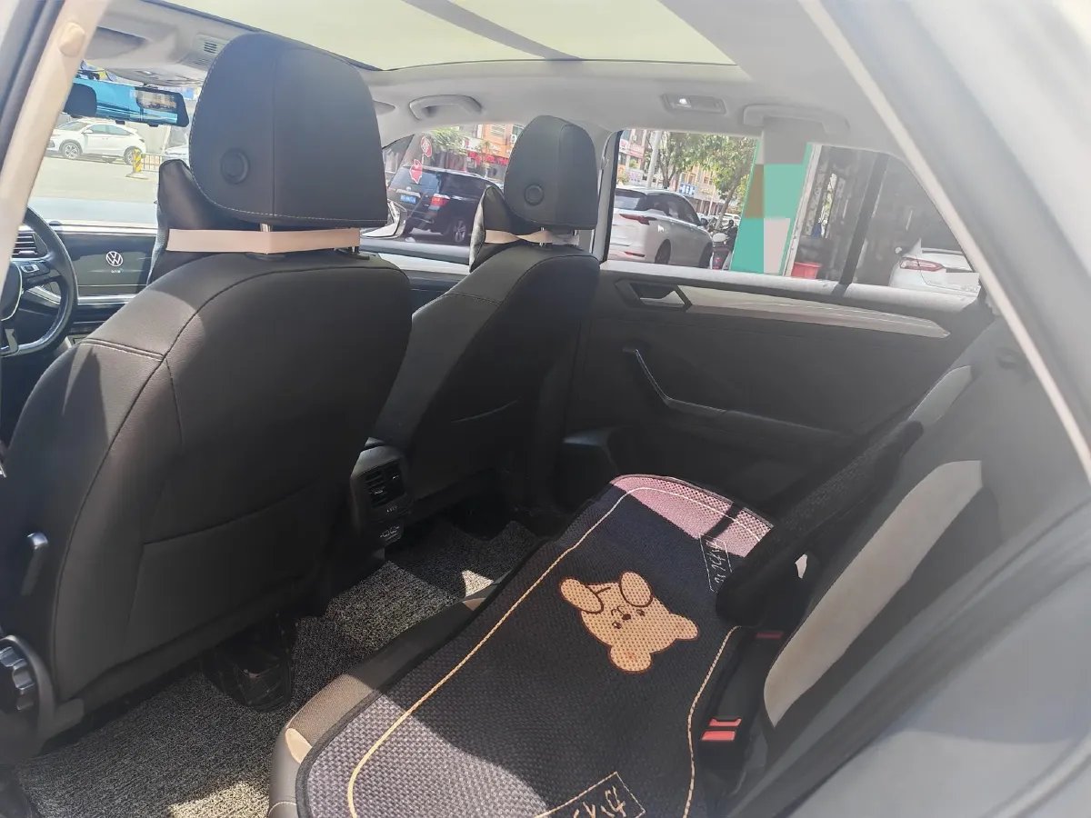 2022 Volkswagen T-Roc 1.4T 150HP L4 7DCT,autocango,china used car exporter,china ev exporter,chinese used car exporter,chinese used ev exporter