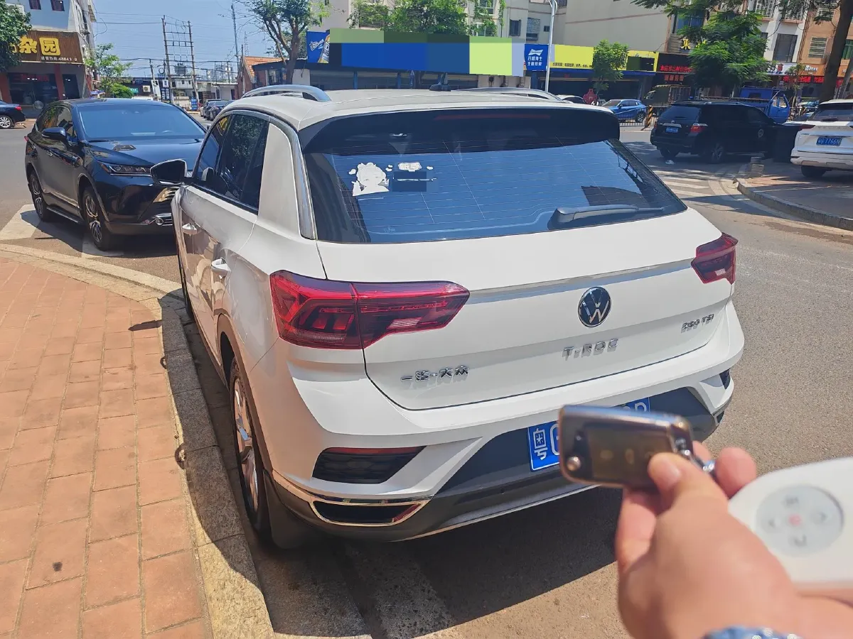 2022 Volkswagen T-Roc 1.4T 150HP L4 7DCT,autocango,china used car exporter,china ev exporter,chinese used car exporter,chinese used ev exporter